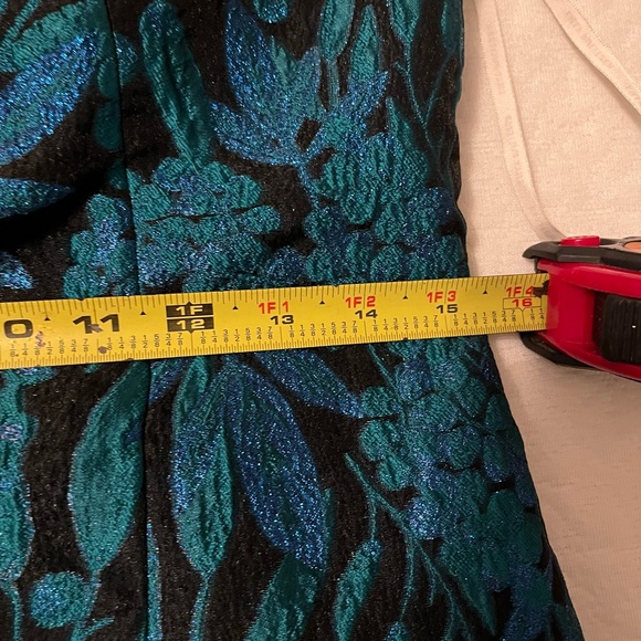 Lilly Pulitzer NWT Lolina Brocade Romper. NWT. Size 8. - Picture 8 of 9